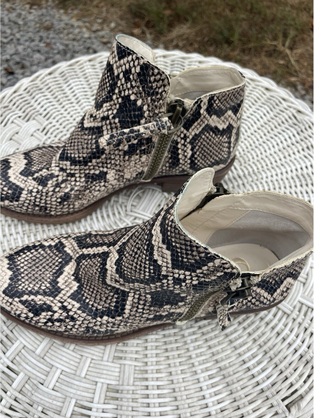 Gianni Bini Faux Snake Skin Ankle Boots Zip Western Style Size 6.5M